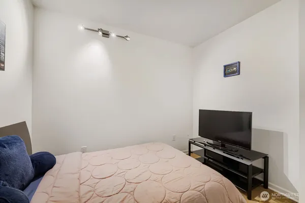 $525,000 | 2607 Western Avenue, Unit 355, Seattle, WA 98121