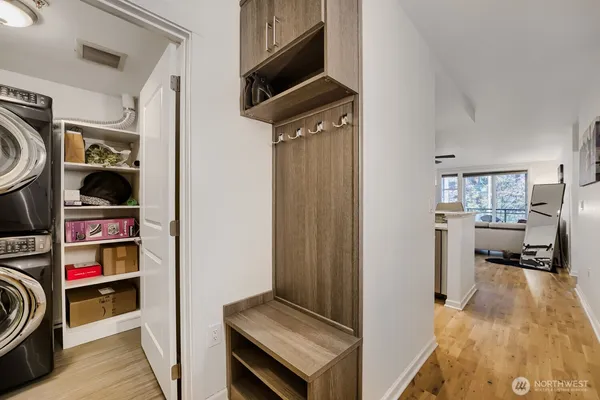 $525,000 | 2607 Western Avenue, Unit 355, Seattle, WA 98121