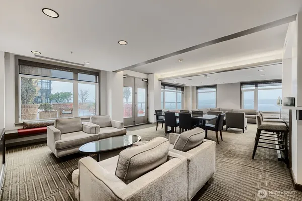 $525,000 | 2607 Western Avenue, Unit 355, Seattle, WA 98121