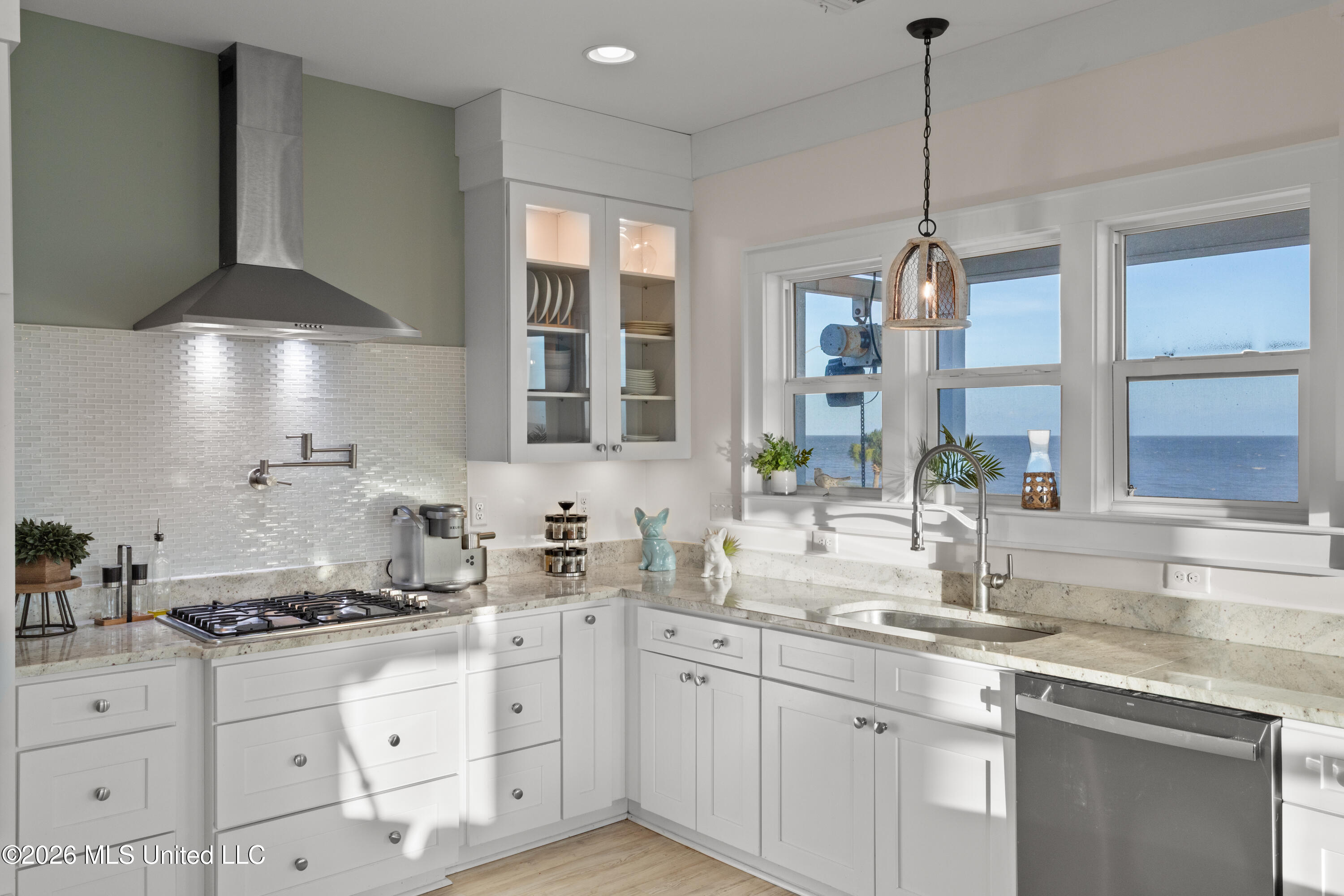 1623 Cayman Cove Biloxi, MS 39531 - Photo 24 of 58 00026