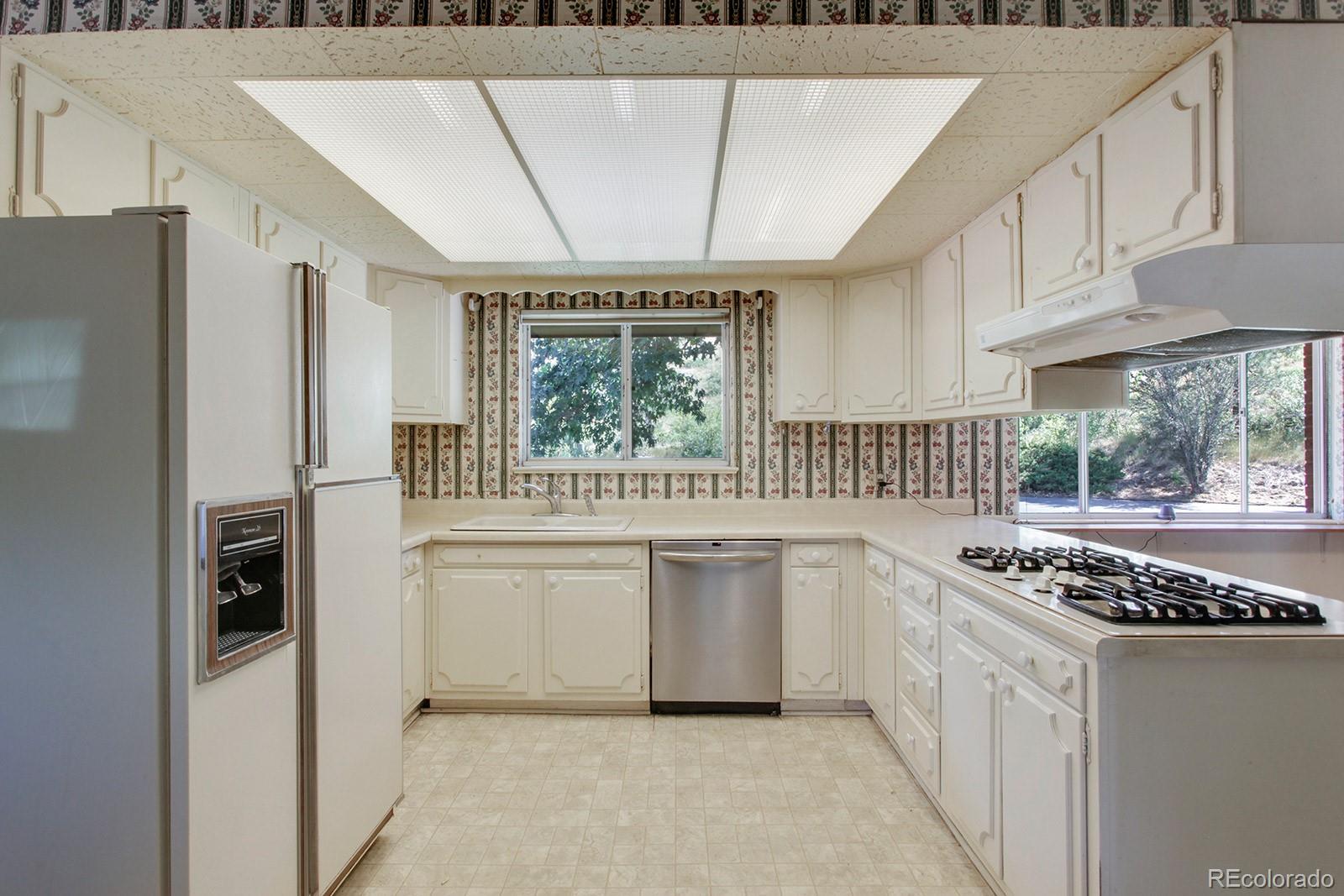 14550 Foothill Road Golden, CO 80401 - Photo 7 of 26 Gallery Image 7