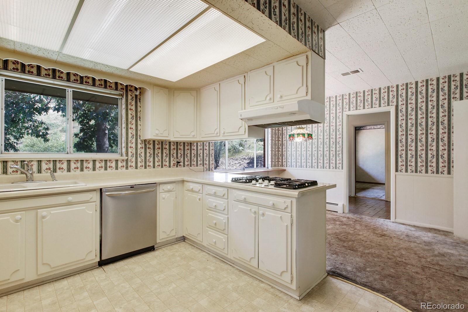 14550 Foothill Road Golden, CO 80401 - Photo 8 of 26 Gallery Image 8