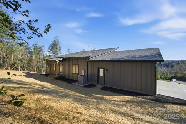 $898,890 | 1597 Compass Court, Unit 152, Granite Falls, NC 28630