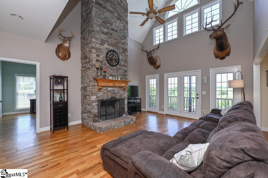 660 Aiken Road Woodruff, SC 29388 - Photo 5 of 34