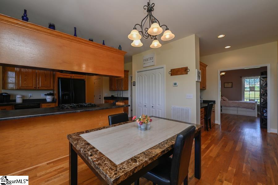660 Aiken Road Woodruff, SC 29388 - Photo 8 of 34