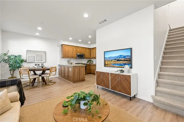 $672,000 | 922 East Baseline Road, Claremont, CA 91711