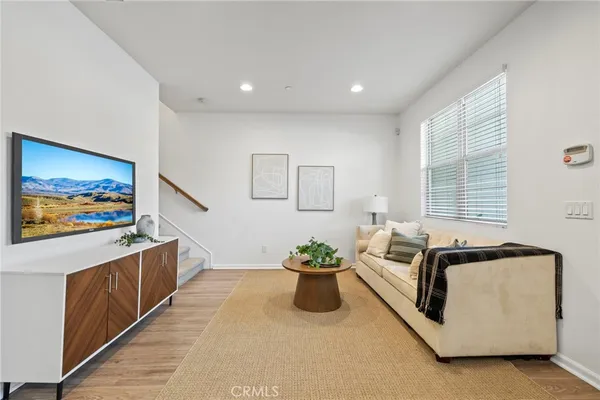 $672,000 | 922 East Baseline Road, Claremont, CA 91711