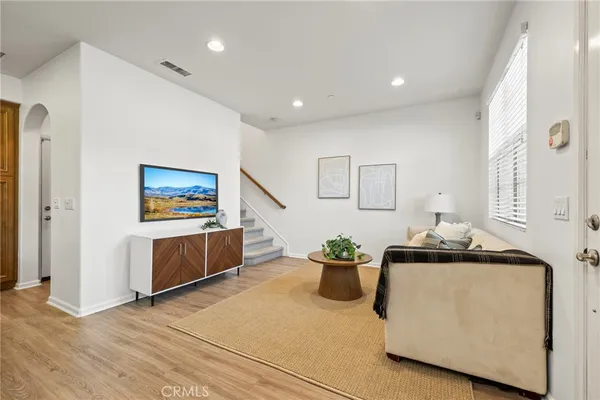 $672,000 | 922 East Baseline Road, Claremont, CA 91711