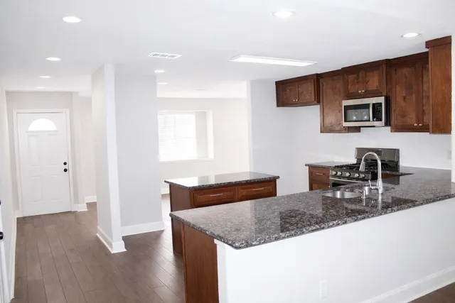 $2,200 | 11123 Sageview Drive, Houston, TX 77089