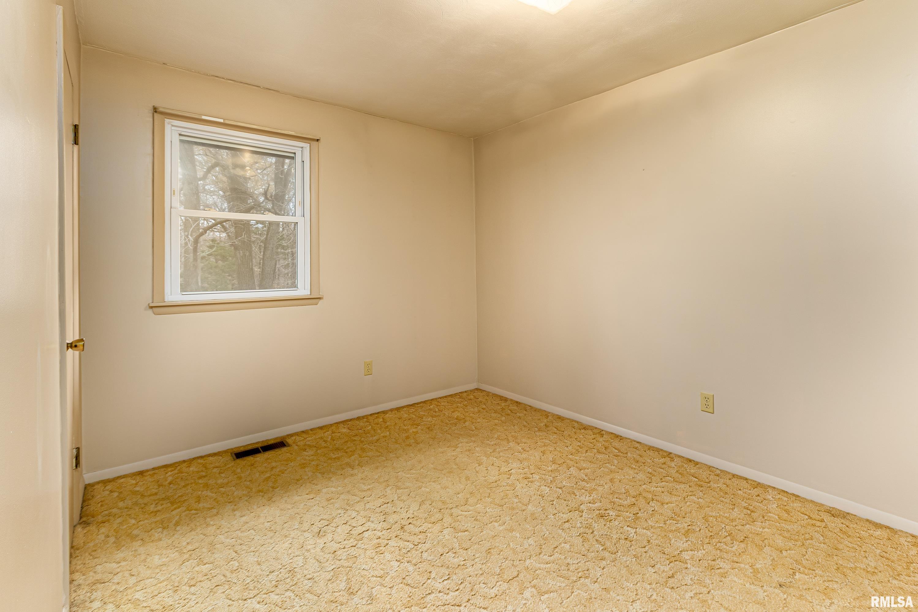 8750 East Casey Pike Road Mount Vernon, IL 62864 - Photo 12 of 32
