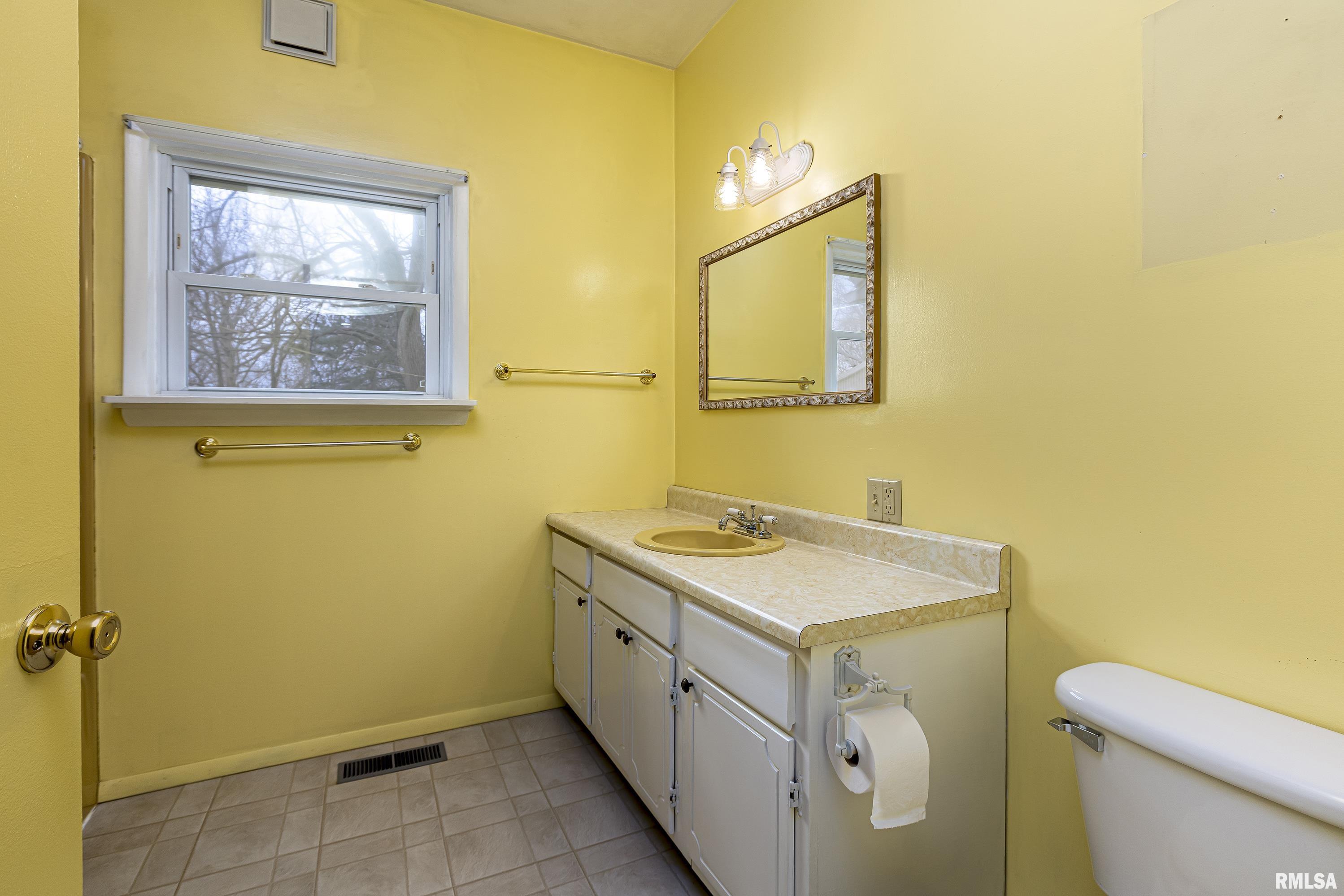 8750 East Casey Pike Road Mount Vernon, IL 62864 - Photo 16 of 32