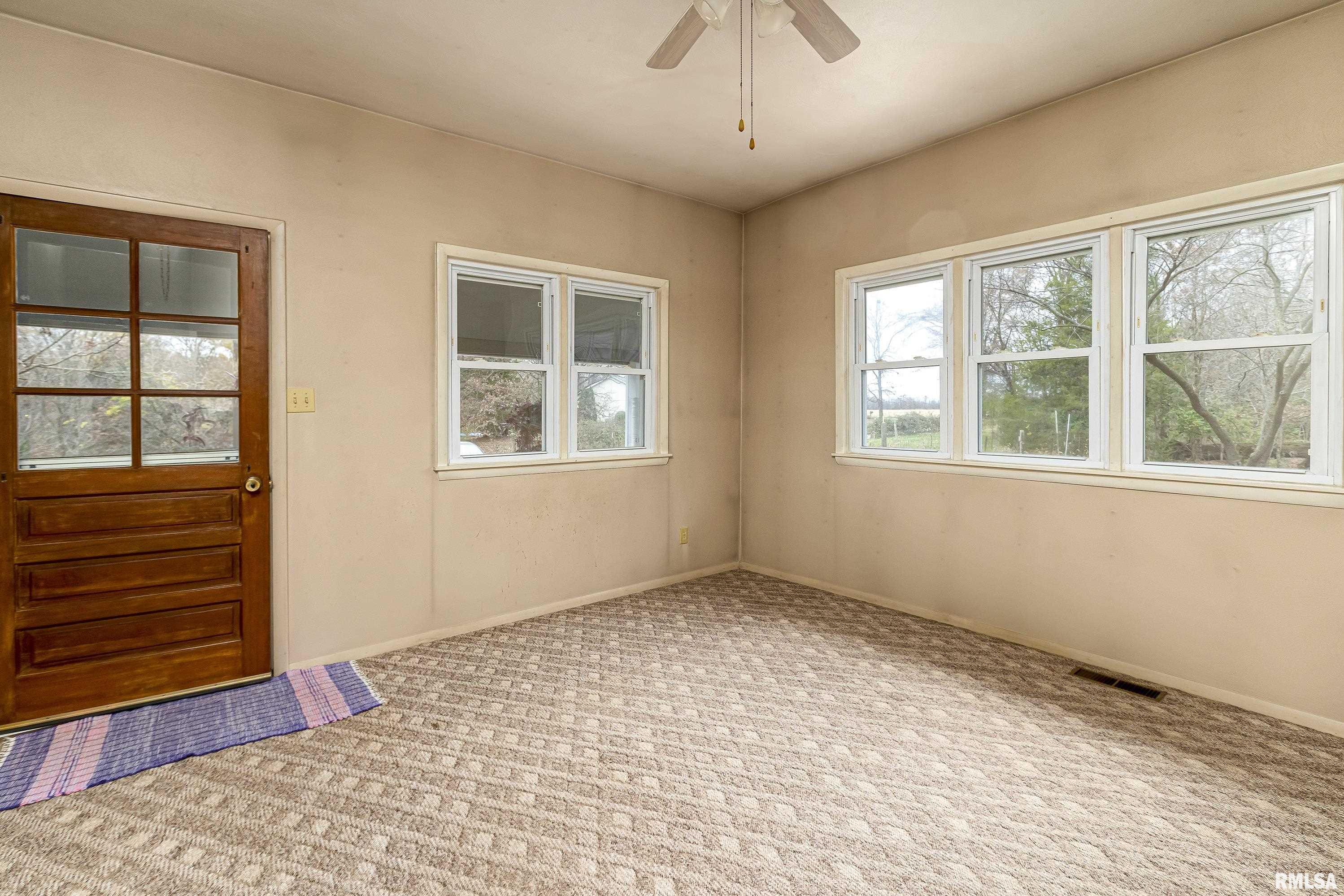 8750 East Casey Pike Road Mount Vernon, IL 62864 - Photo 5 of 32