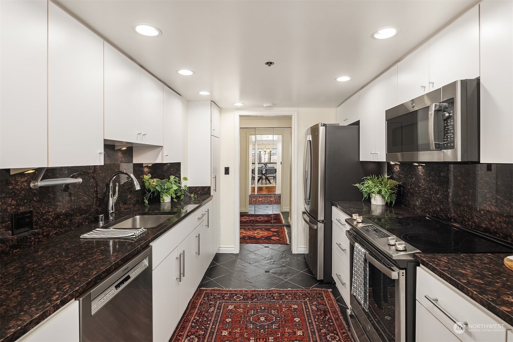 1120 Spring Street, Unit 1001 Seattle, WA 98104 - Photo 11 of 31 Gallery Image 11
