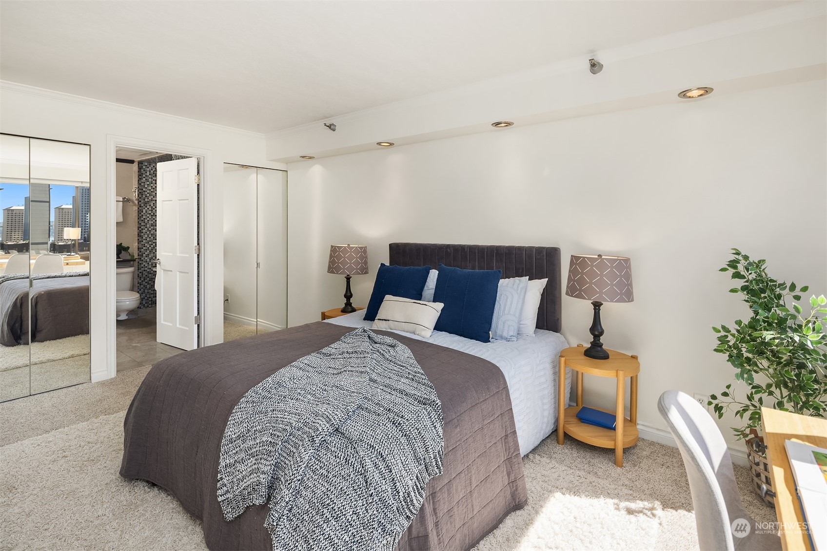 1120 Spring Street, Unit 1001 Seattle, WA 98104 - Photo 17 of 31 Gallery Image 17
