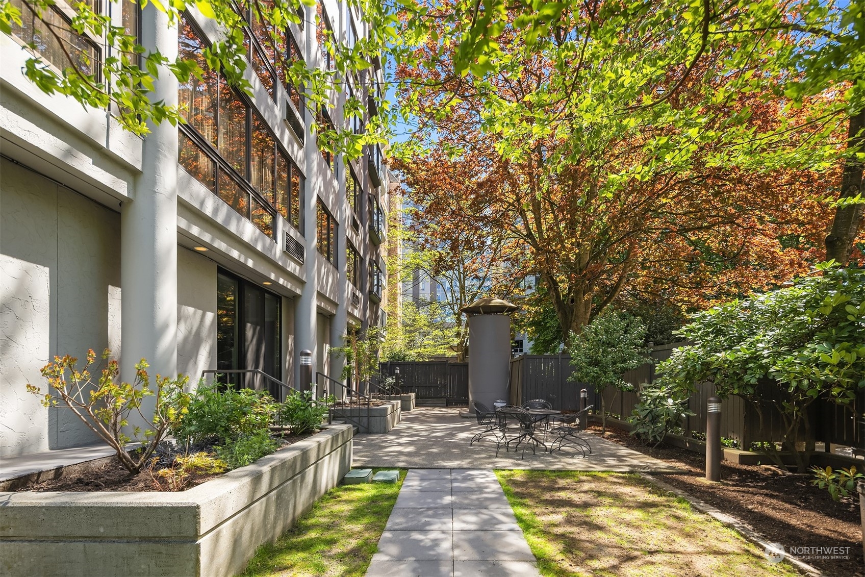 1120 Spring Street, Unit 1001 Seattle, WA 98104 - Photo 25 of 31 Gallery Image 25