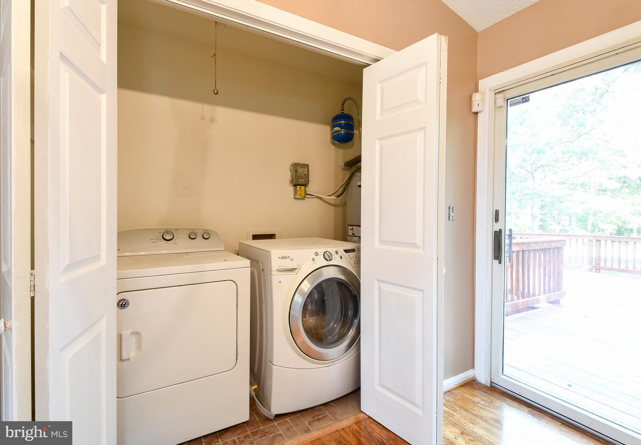 14319 Snake Castle Road Sumerduck, VA 22742 - Photo 10 of 32 Washer and Dryer convey