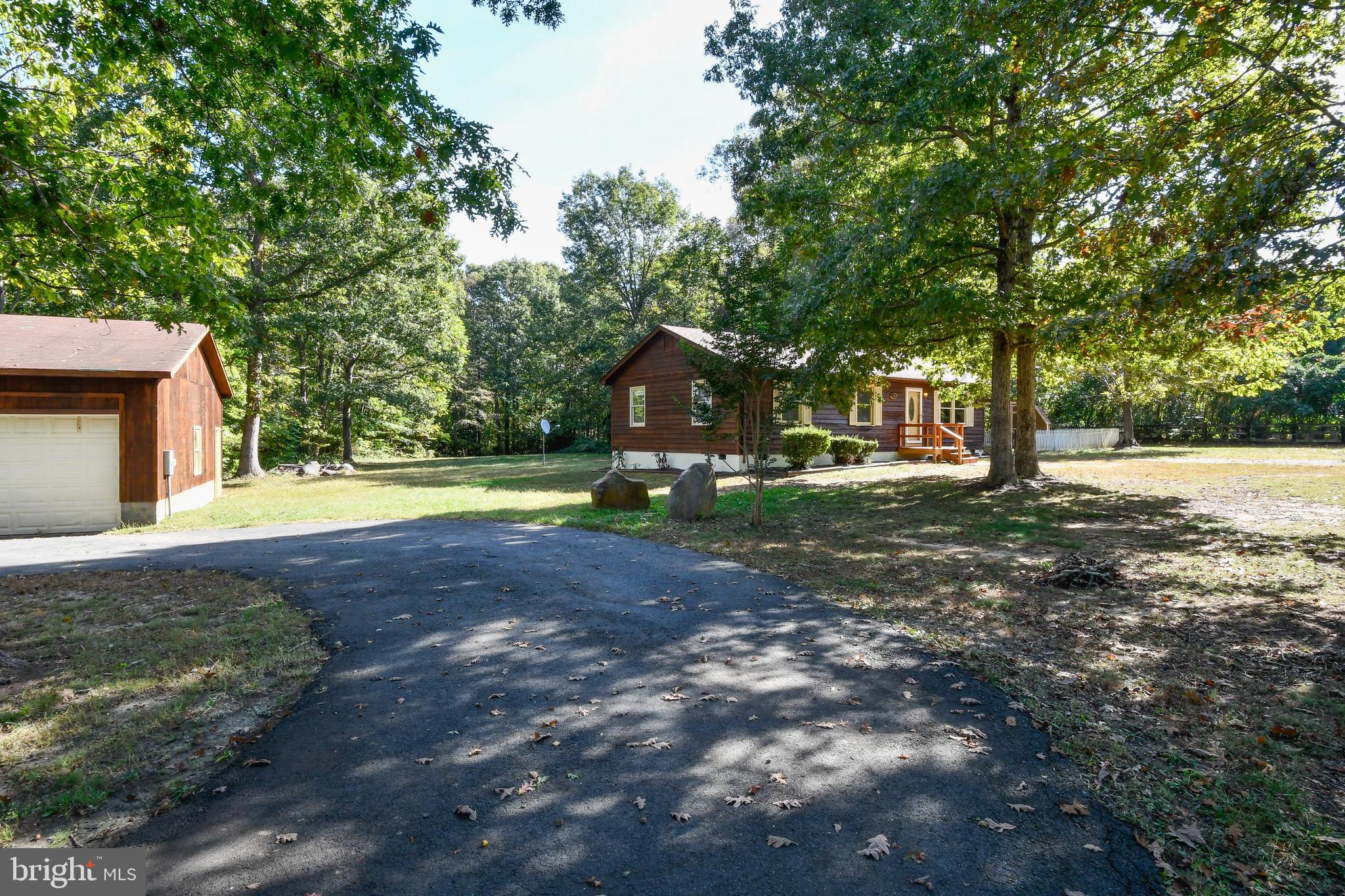 14319 Snake Castle Road Sumerduck, VA 22742 - Photo 3 of 32 Spacious circular driveway & detached 3 car garage