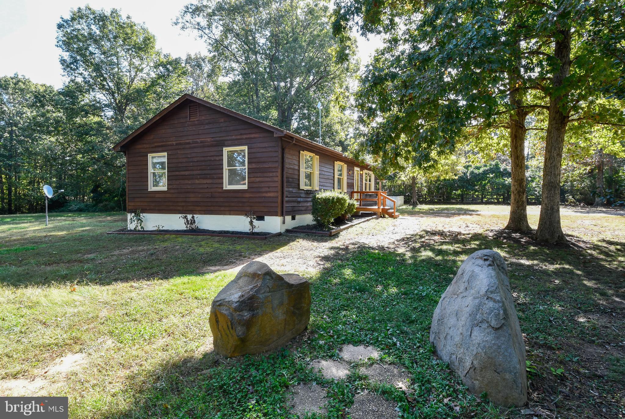 14319 Snake Castle Road Sumerduck, VA 22742 - Photo 24 of 32 Side view of the home