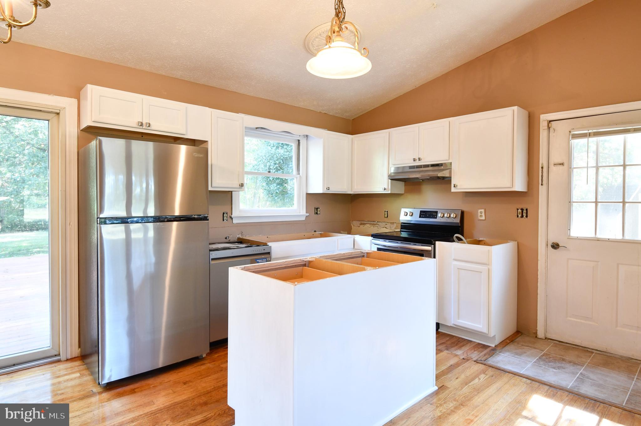 14319 Snake Castle Road Sumerduck, VA 22742 - Photo 6 of 32 All new appliances and kitchen cabinets