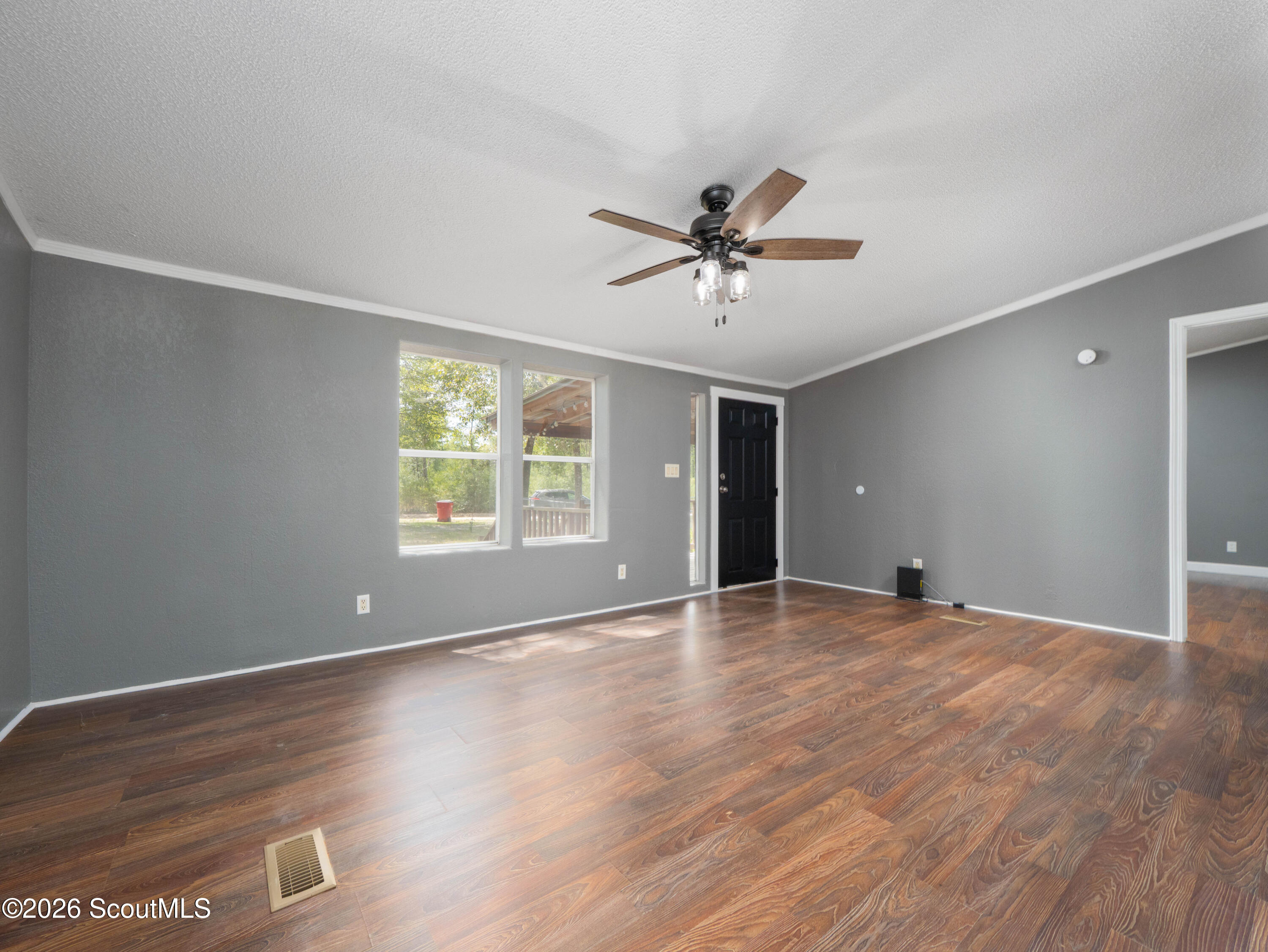 605 Birchwood Road Nahunta, GA 31553 - Photo 10 of 26 Living room