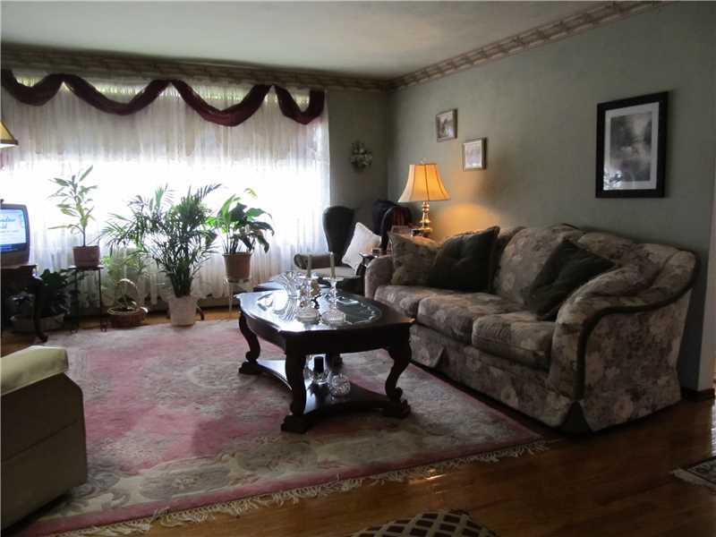 1201 Renton Road Plum, PA 15239 - Photo 5 of 22 Living Room. Hardwood floors, nice touch!