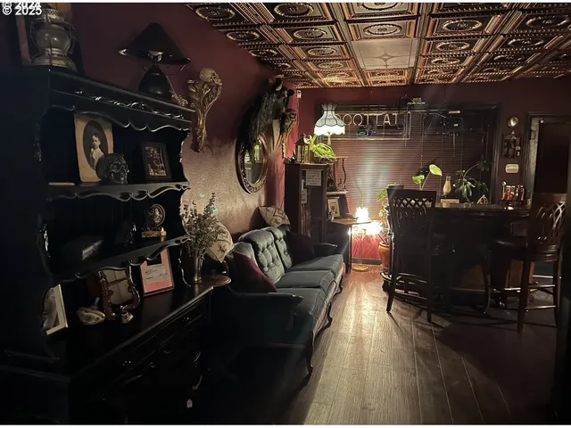 $615,000 | 1030 West 5th Avenue, Eugene, OR 97402