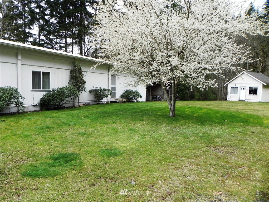 21926 Southeast May Valley Road Issaquah, WA 98027 - Photo 2 of 14 Gallery Image 2
