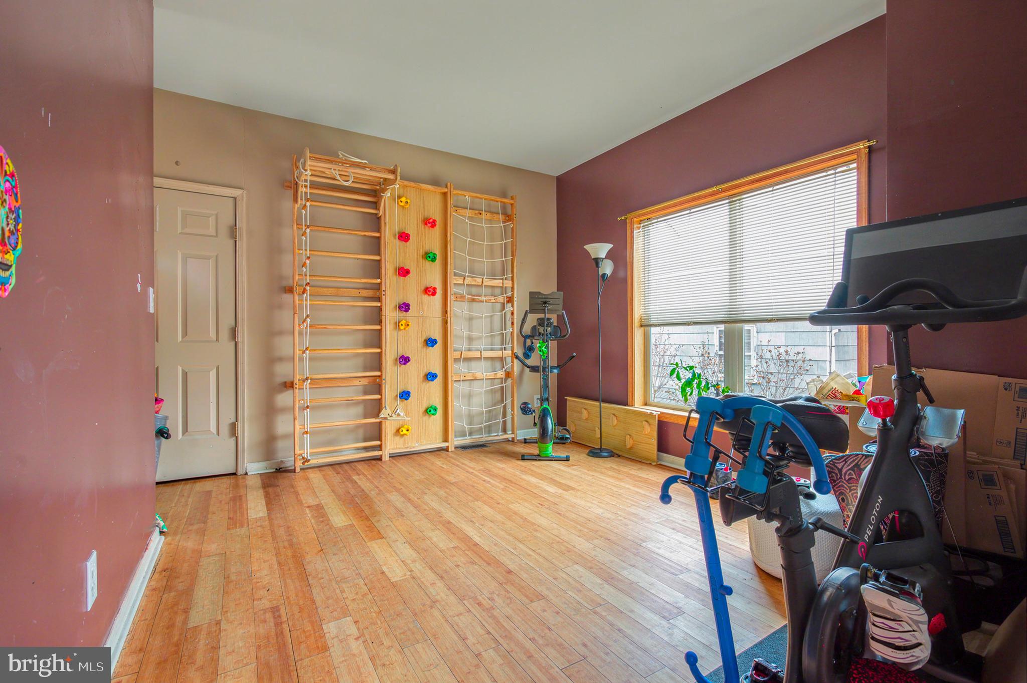 215 Birch Street Hamilton, NJ 08610 - Photo 25 of 38 a bed room with a bed and a window