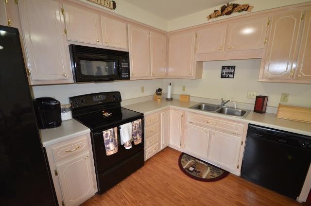 1453 Keesee Road Clarksville, TN 37040 - Photo 8 of 17 Kitchen with lots of Cabinets