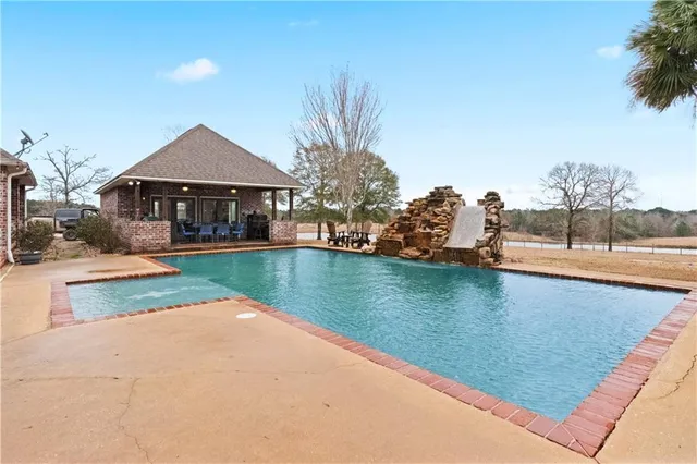$950,000 | 178 Dogwood Lane, Simpson, LA 71446