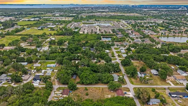 $90,000 | 704 1st Avenue Northeast, Ruskin, FL 33570