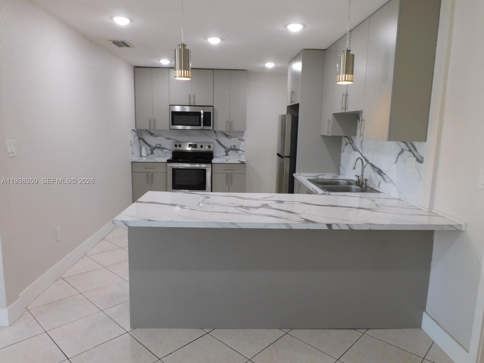 846 West 31st Street Hialeah, FL 33012 - Photo 6 of 21