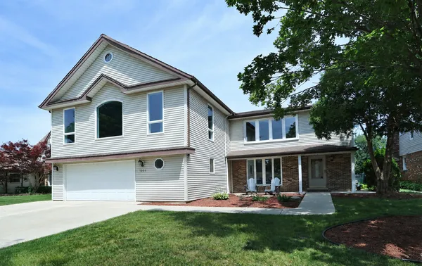 $735,000 | 1000 East Ardyce Lane, Mount Prospect, IL 60056