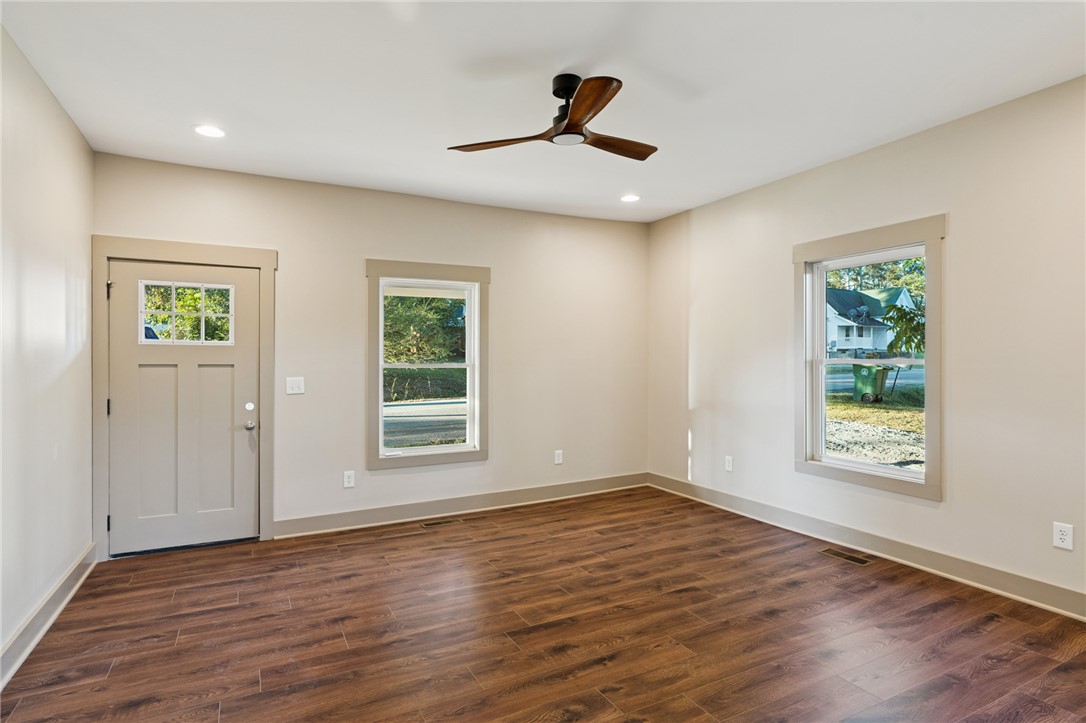 104 West 1st Street Williamston, SC 29697 - Photo 3 of 17