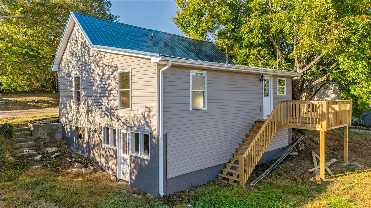 104 West 1st Street Williamston, SC 29697 - Photo 6 of 17