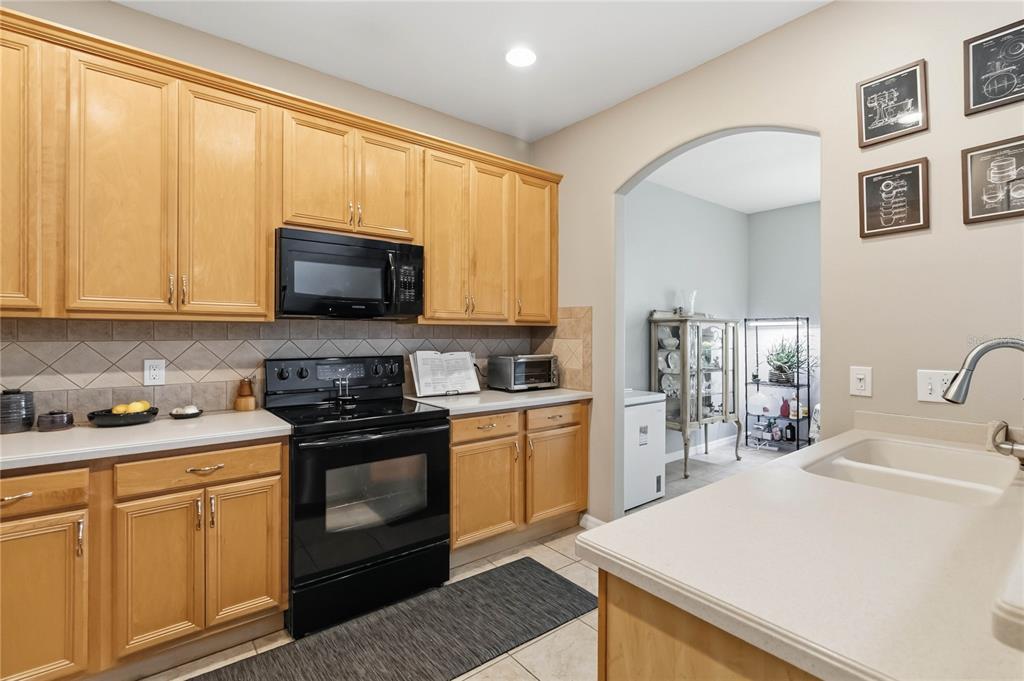 534 Terrace Spring Drive Orlando, FL 32828 - Photo 10 of 29