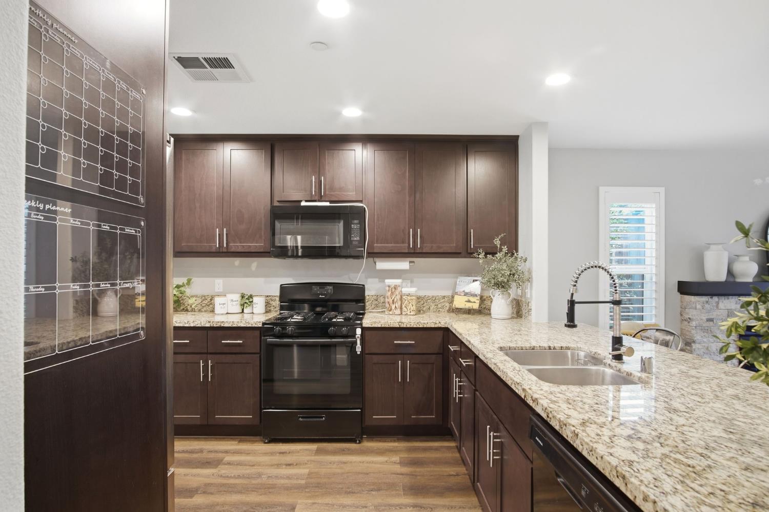 576 Janell Court Merced, CA 95341 - Photo 9 of 25