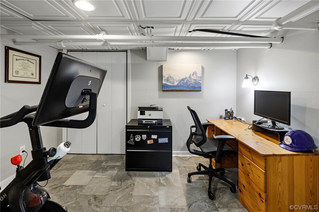 13 Lexington Road Richmond, VA 23226 - Photo 39 of 47 Separate office with loads of storage