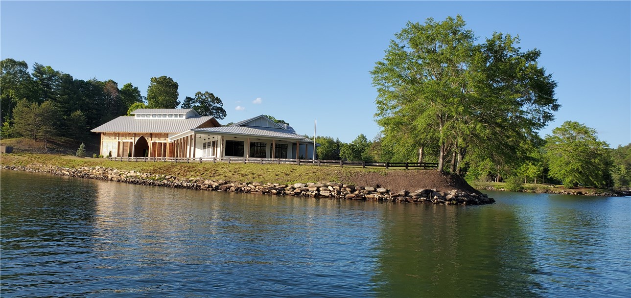 Lake House is a second dining option from the club