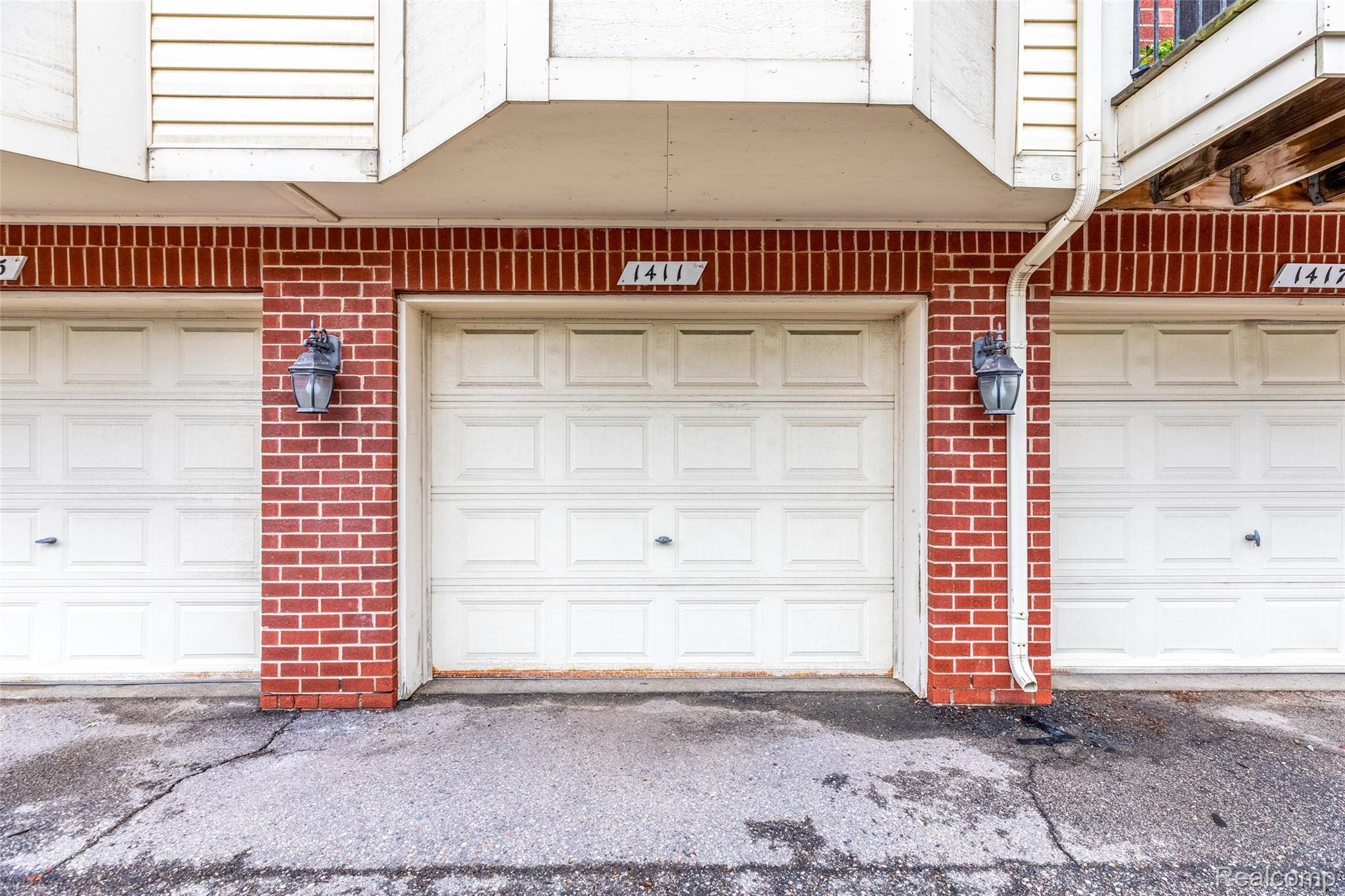 1411 Raliegh Place Troy, MI 48084 - Photo 6 of 27 6.Garage