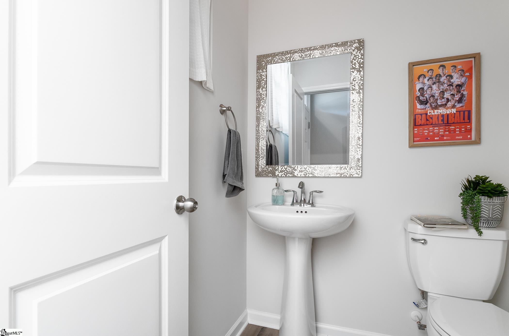 460 Bee Cv Way Pendleton, SC 29670 - Photo 9 of 27 Half bath