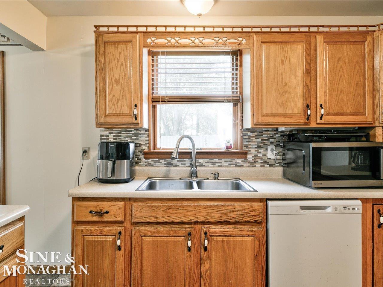 7205 Dogwood Road Lexington, MI 48450 - Photo 14 of 31