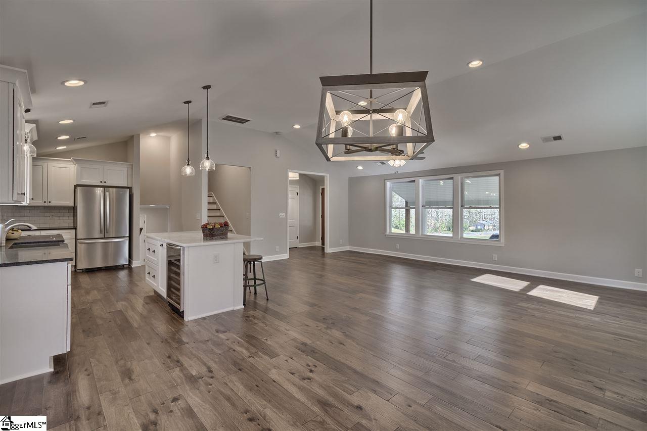 4 Spring Valley Road Greenville, SC 29615 - Photo 11 of 34 Gallery Image 11
