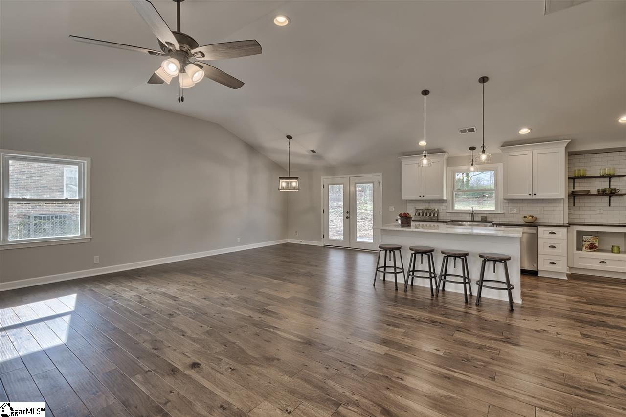 4 Spring Valley Road Greenville, SC 29615 - Photo 13 of 34 Gallery Image 13