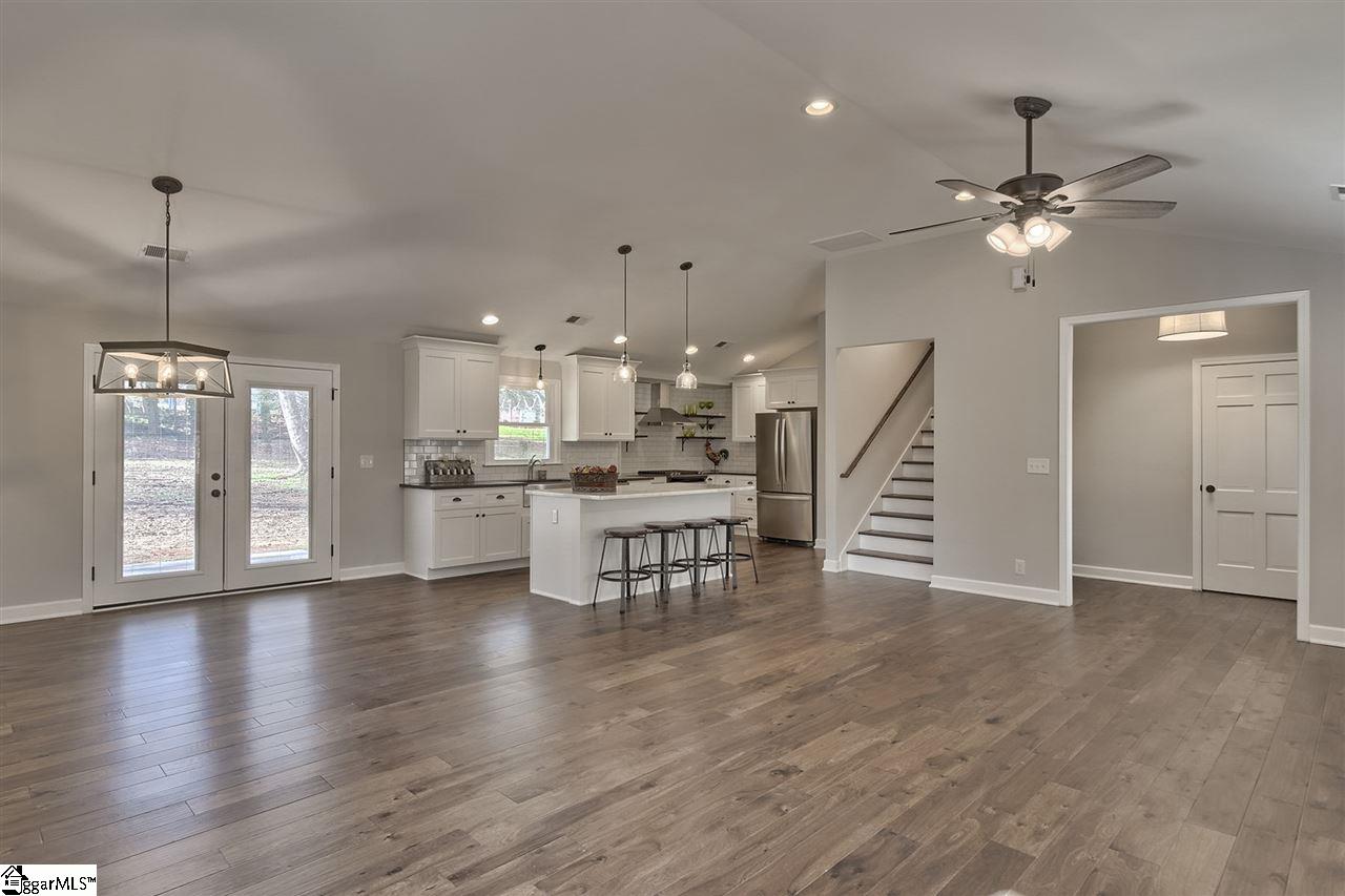 4 Spring Valley Road Greenville, SC 29615 - Photo 14 of 34 Gallery Image 14