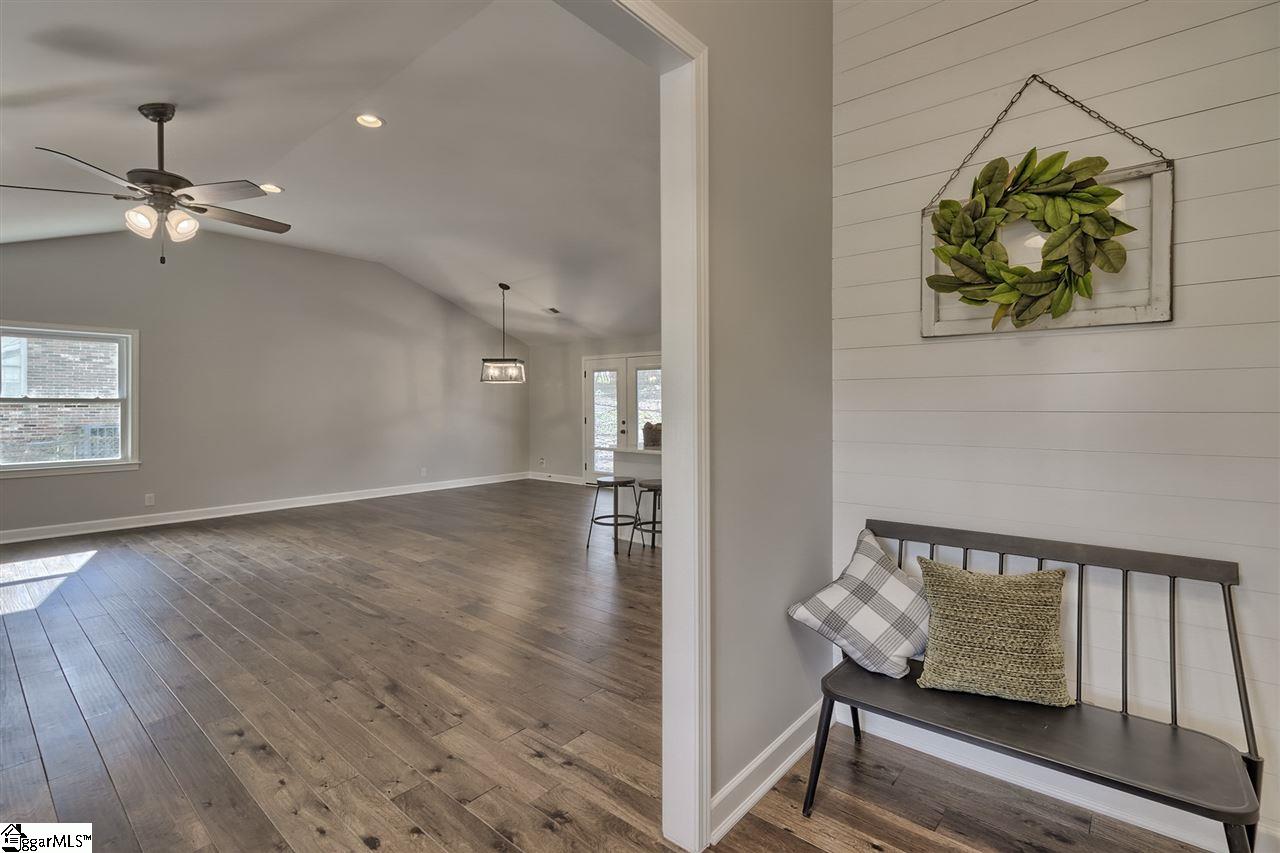 4 Spring Valley Road Greenville, SC 29615 - Photo 3 of 34 Gallery Image 3