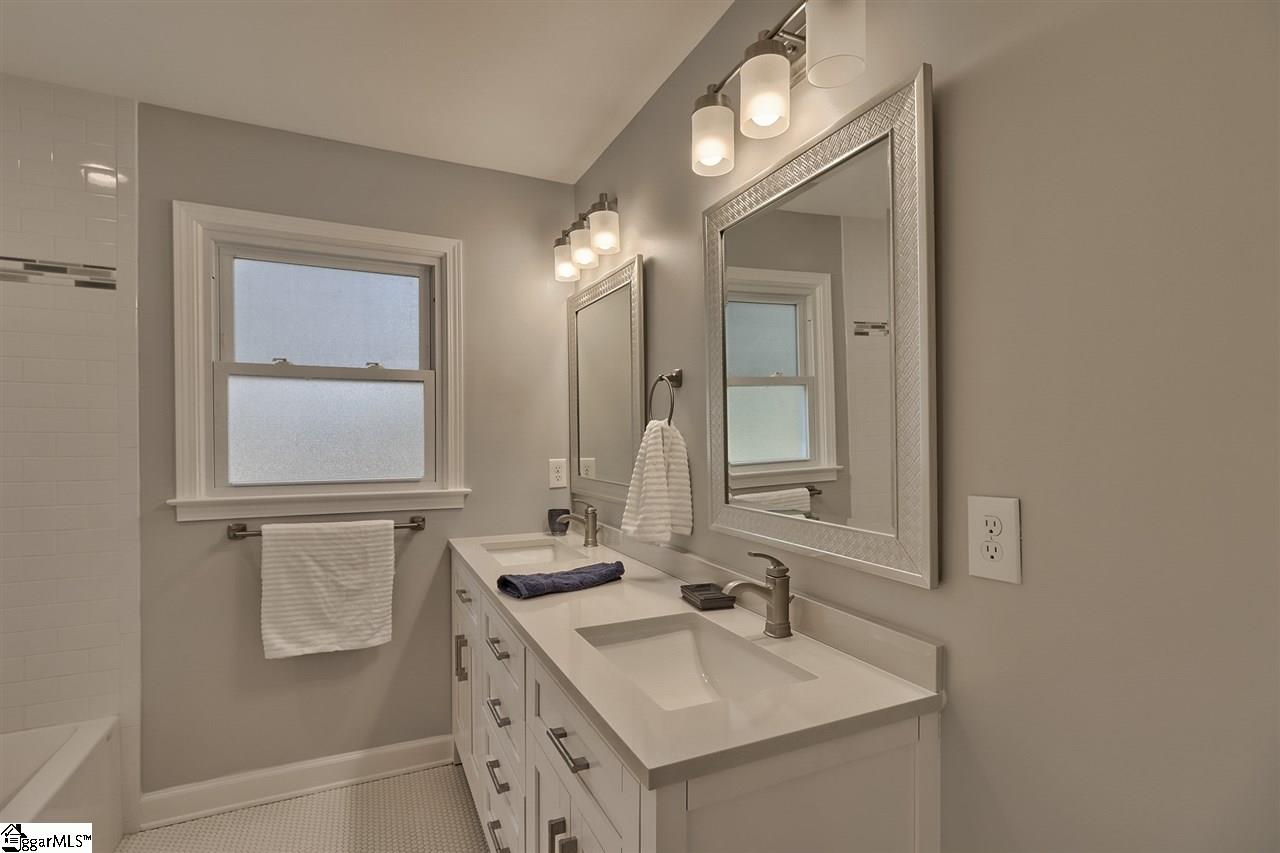 4 Spring Valley Road Greenville, SC 29615 - Photo 23 of 34 Gallery Image 23