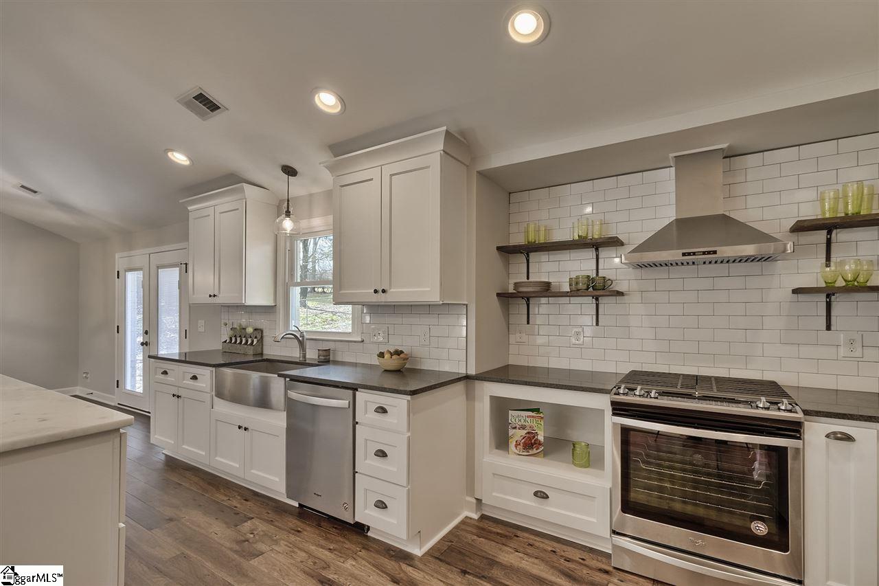 4 Spring Valley Road Greenville, SC 29615 - Photo 4 of 34 Gallery Image 4
