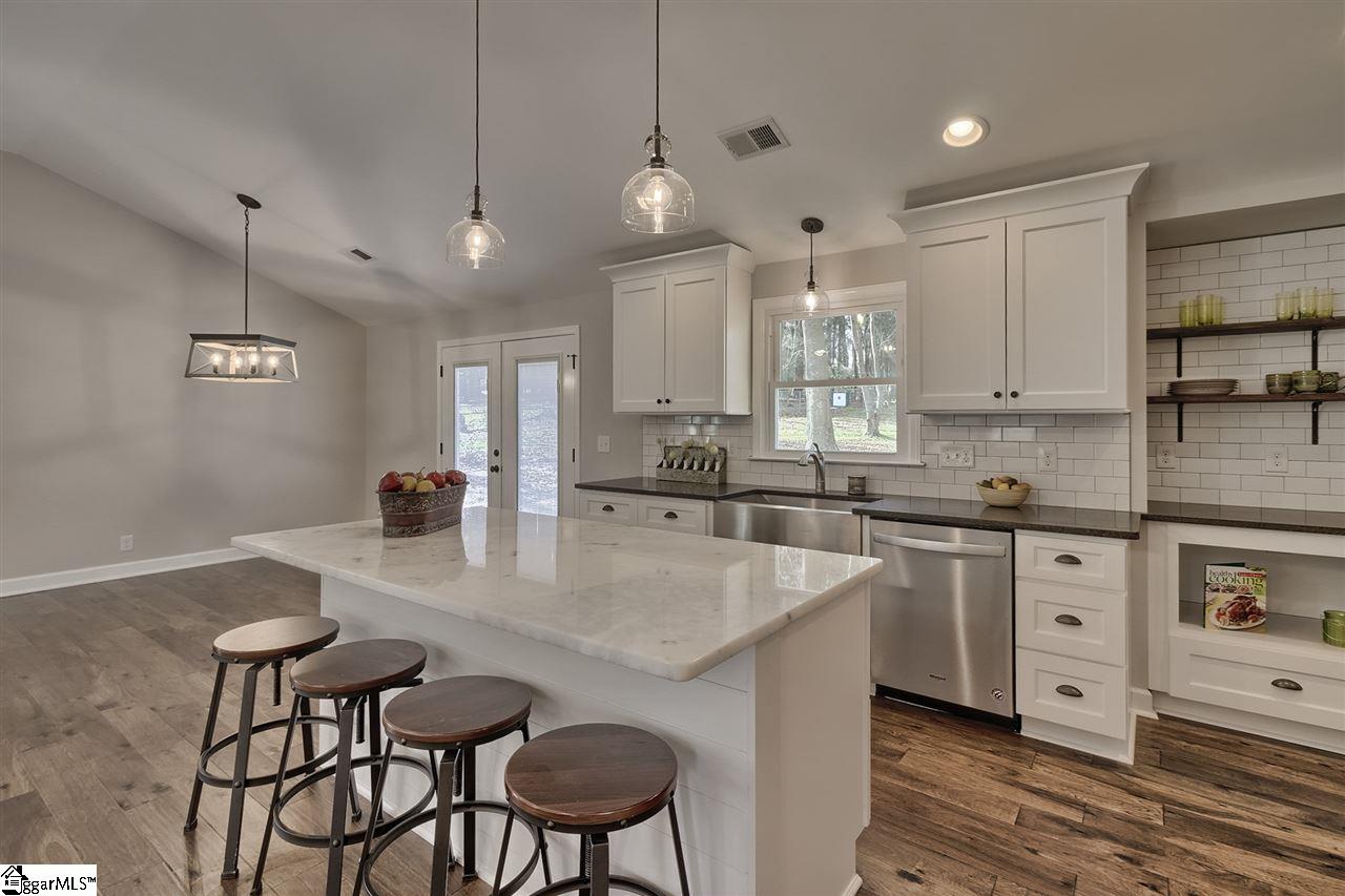 4 Spring Valley Road Greenville, SC 29615 - Photo 6 of 34 Gallery Image 6