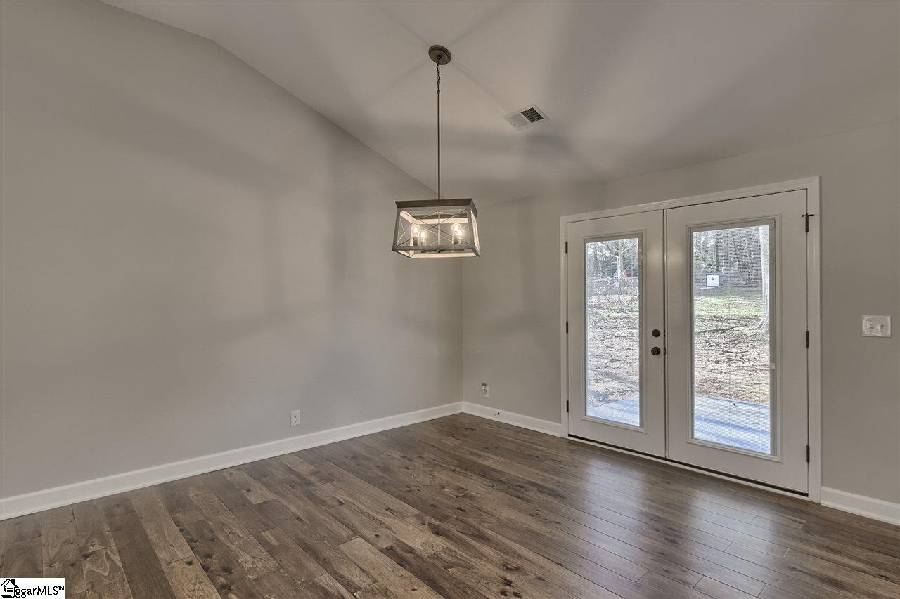4 Spring Valley Road Greenville, SC 29615 - Photo 10 of 34 Gallery Image 10